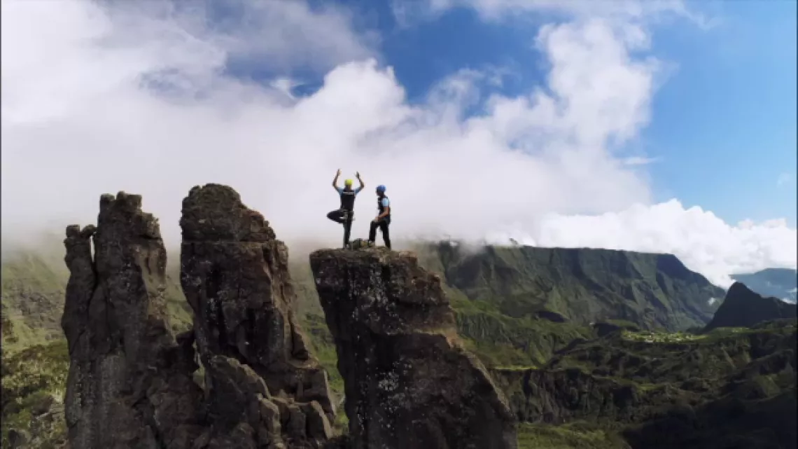 FAUT PAS RÊVER A LA REUNION