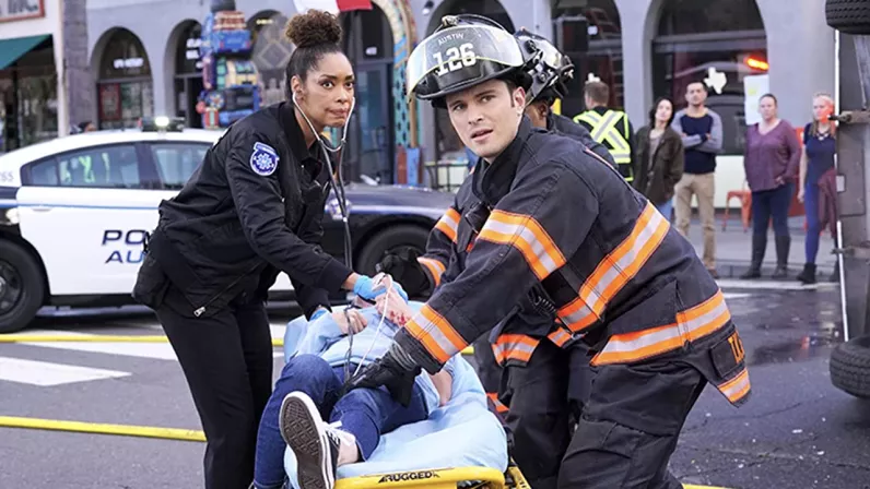 Copyright Fox Stars Gina Torres, Ronen Rubinstein Serie 9-1-1 : Lone Star - Saison 2