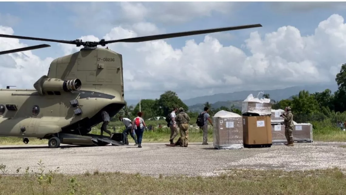 Caraïbes, le mensuel : Départ de l'équipe Caraïbes en Haïti