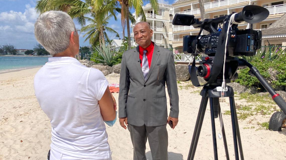 Caraïbes, le mensuel à Barbade : Bishop Joseph Atherley, leader de l'opposition