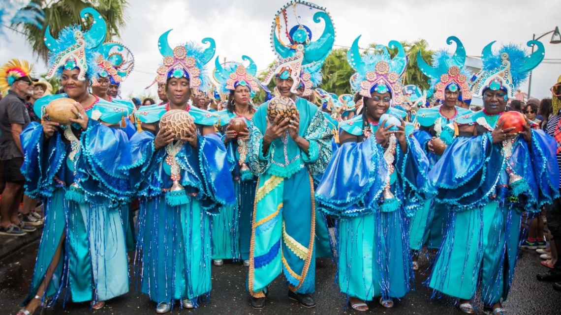 Photo d'un groupe de musiciens au carnaval de Martinique