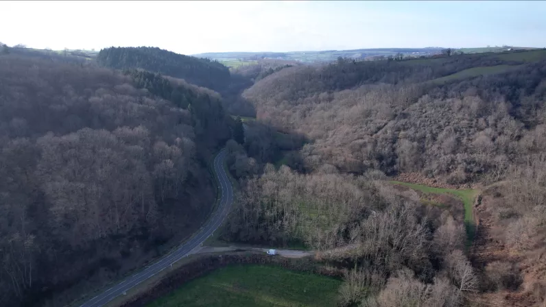 Les filles sans joie des petites routes.