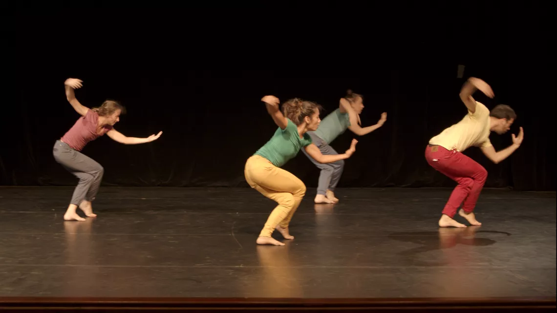 4 chorégraphes, 4 parcours, 4 identités et 4 créations différentes. Ou, comment 4 artistes réunionnais œuvrent pour transmettre leur vision du monde par la danse.