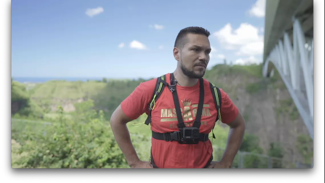 MASCARENA, L’ILE INTENSE Le 1er jeu d’aventure 100% réunionnais 3 candidats, 1 gagnant 1 objectif, venir en aide à des associations caritatives  1 décor naturel, l’Ile Intense  Chaque émission se déroulera dans une commune différente de l’île, emmenée par le Game Master, Tony Boyer