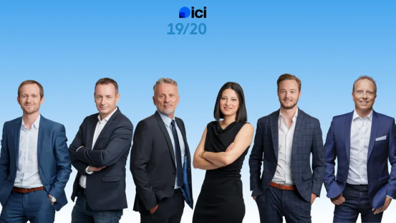 ICI 19/20 Alsace présenté en alternance par Nadine Ly et David Marcelin en semaine, et le week-end en alternance par Grégory Fraize, Michael Martin, David Sandona et Loïc Schaeffer 