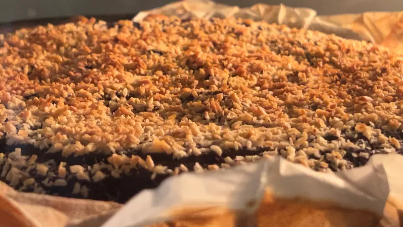 KALOU PILON / Saison 3 EPISODE 5 : Cette semaine, Lucay nous invite à manger du côté de St Joseph et les bons produits péi sont au rendez-vous. Il met à  l’honneur le zandouille péi, un des emblèmes de la charcuterie Réunionnaise, à déguster sous différentes recettes.