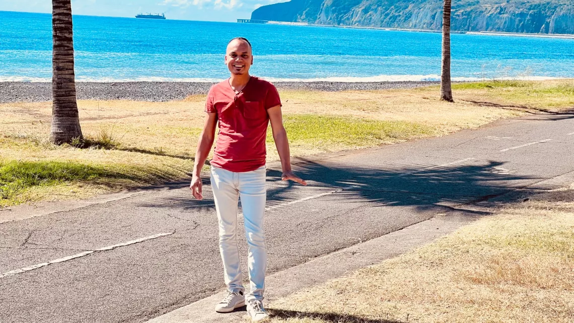 KALOU PILON SAISON 3 EPISODE 4 :  Cette semaine, Rocaya ne nous invite pas à un mariage, mais bel et bien en cuisine en compagnie de Jacky Revel Au menu: Zembrocal zembrevates, rougail zharengs, la morue avec mouroungue, salade thaïlandaise et un biscuit au matcha péi.  Le Goût péi !