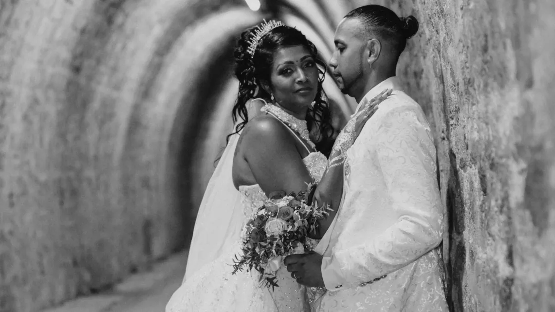 Ce soir, Rocaya nous invite au mariage de  Laurencia et Brice et c'est l’occasion de fêter la Saint-Valentin sous le signe de l'amour, de la passion et du romantisme selon les traditions tamoules. L' émotion est au rendez-vous 