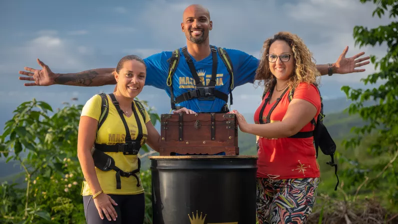 MASCARENA, L’ILE INTENSE Le 1er jeu d’aventure 100% réunionnais 3 candidats, 1 gagnant 1 objectif, venir en aide à des associations caritatives  1 décor naturel, l’Ile Intense  Chaque émission se déroulera dans une commune différente de l’île, emmenée par le Game Master, Tony Boyer