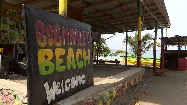 Caraïbes, le mensuel : Jamaïque, le combat pour l'accès aux plages