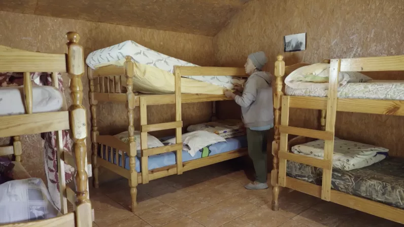 « Reines de Mafate, du marronnage à nos jours » dessine le portrait de femmes, avec leurs forces, leurs combats et leurs idées tout en racontant les origines et la culture d’une communauté. 