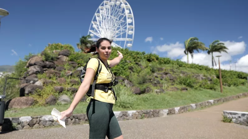 MASCARENA, L’ILE INTENSE Le 1er jeu d’aventure 100% réunionnais 3 candidats, 1 gagnant 1 objectif, venir en aide à des associations caritatives  1 décor naturel, l’Ile Intense  Chaque émission se déroulera dans une commune différente de l’île, emmenée par le Game Master, Tony Boyer