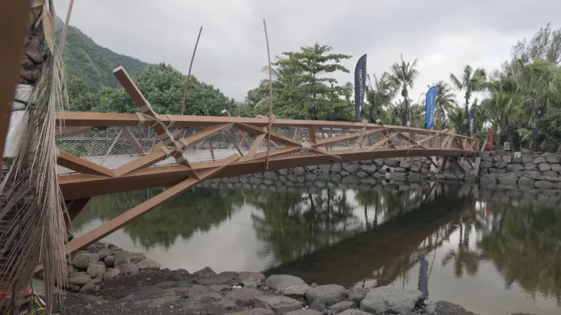 TEAHUPO’O, DERRIÈRE LA VAGUE OLYMPIQUE © Zeta Productions
