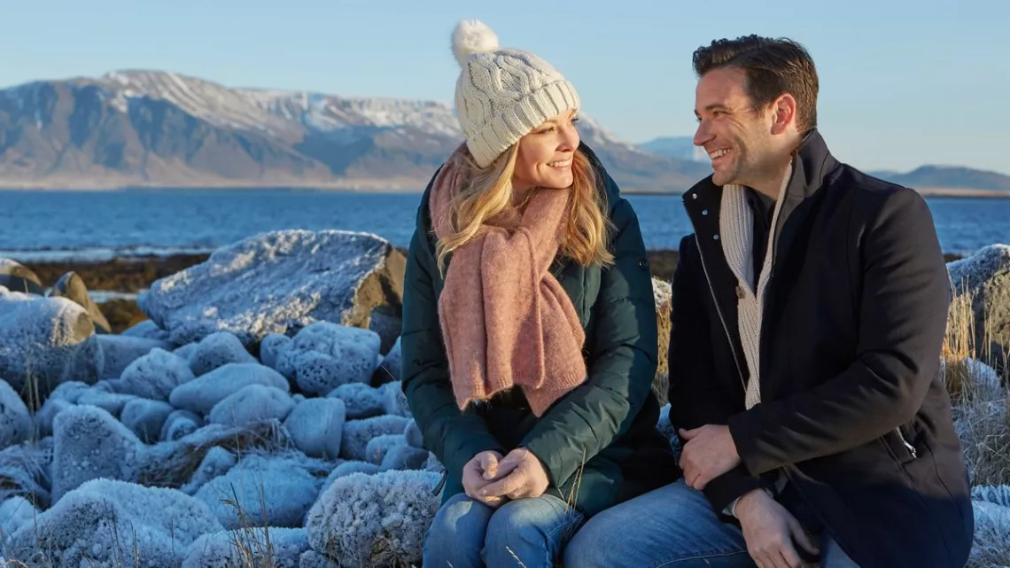 Une productrice part se ressourcer avec des amis en Islande. Sur place, elle retrouve un amour de jeunesse et réalise qu'elle éprouve toujours des sentiments pour lui.