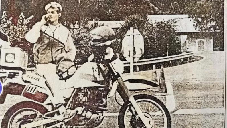 «Yves Gruyer» : la marque et la voix historique des routes réunionnaises prend sa retraite et entame son ultime périple au cœur des communes 🏍️