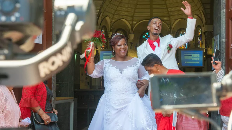 6 mariages et un témoin privilégié, Rocaya ! Le plus beau jour de leur vie en compétition sur Réunion la 1ère ! Épisode 2 : cette semaine, Rocaya nous convie aux noces de Béatrice et de Josué 