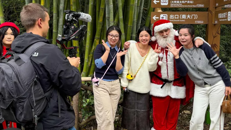 Enquêtes de région, le mag - Le Père Noël vosgien en Chine © Inès Pons-Teixeira - FTV