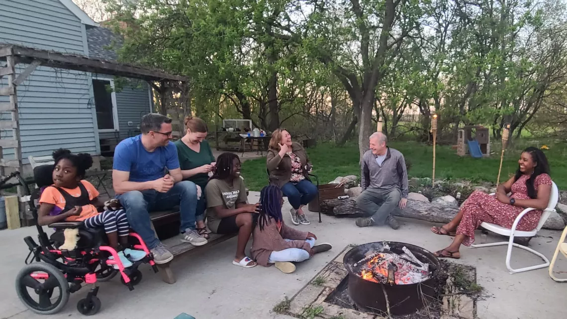 Caraïbes, le mensuel : enfants haïtiens adoptés après le tremblement de terre de 2010