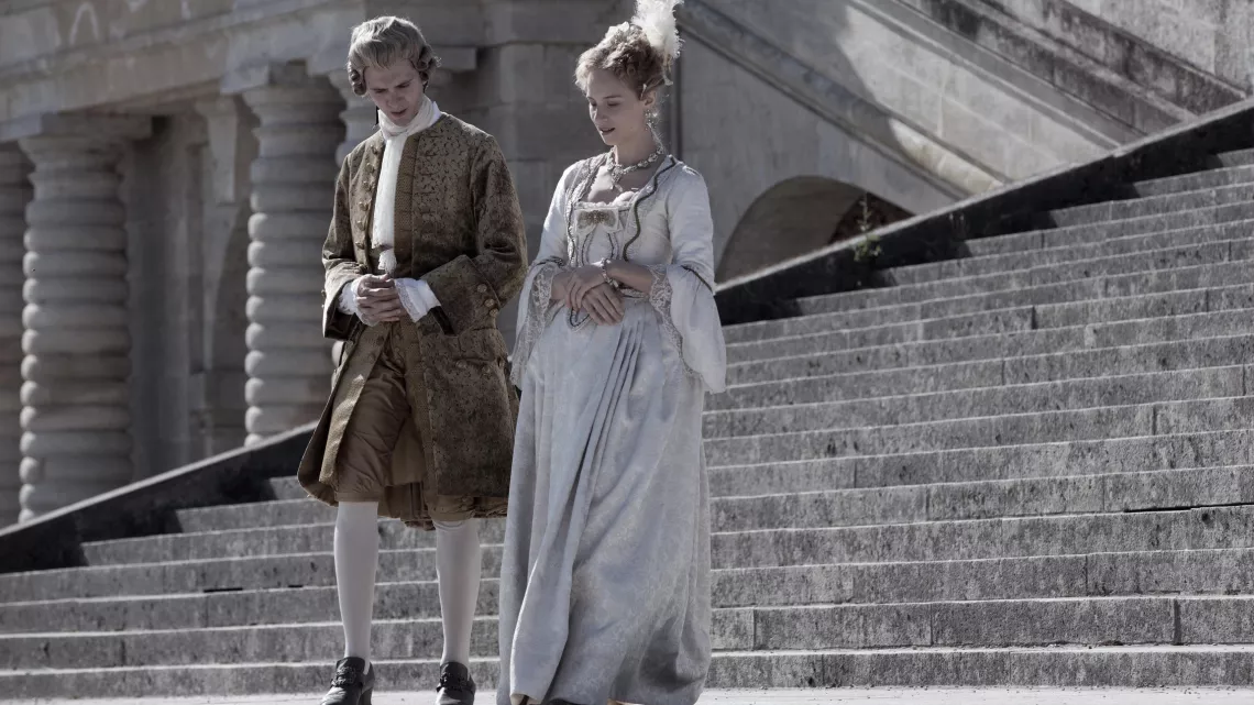 Thomas SOLIVERES (Voltaire), Loriane Karolina KLÜPSCH (LA REINE)