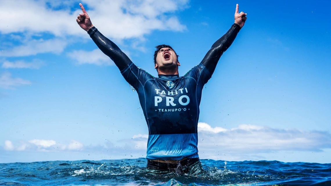 Gabriel Medina à Teahupo'o