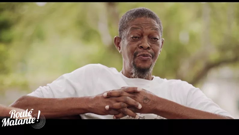 Réunion la 1ère en compagnie de Arno Bazin vous propose de sillonner les routes de La Réunion à la rencontre des piliers de la musique locale.