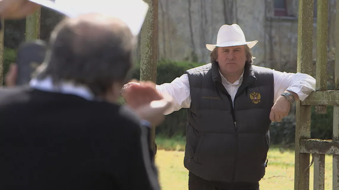 © Tony Comiti DEPARDIEU, GRANDEUR NATURE