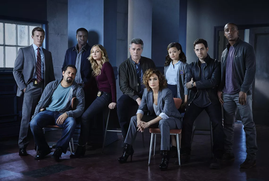 SHADES OF BLUE : UNE FLIC ENTRE DEUX FEUX