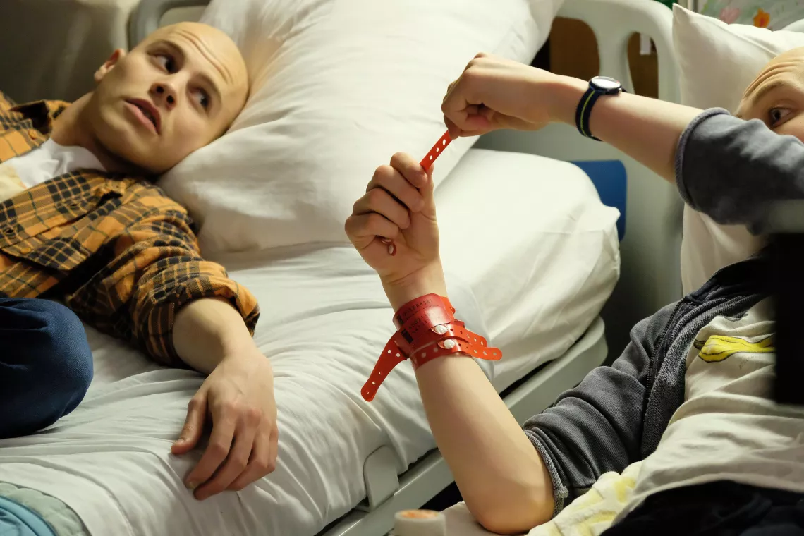LES BRACELETS ROUGES - Saison 1