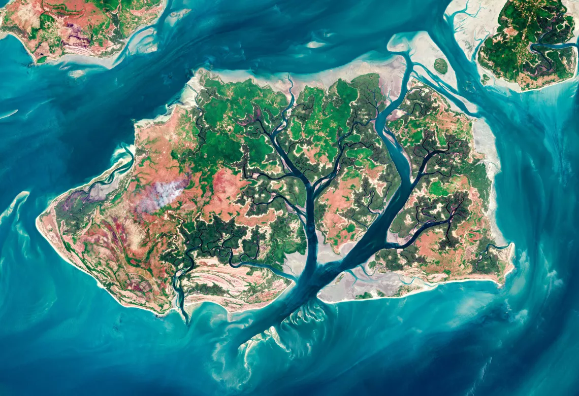 LA TERRE VUE DE L'ESPACE