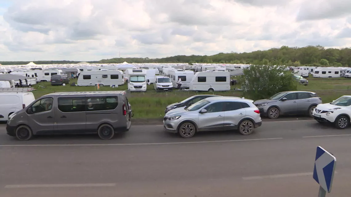 Dimanche en politique Lorraine - Grostenquin : l’impossible cohabitation ? © FTV Caravanes de gens du voyage à Grostenquin