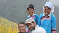 : Rendez-vous en terre inconnue « Clovis Cornillac chez les Miao » : Rendez-vous en terre inconnue « Clovis Cornillac chez les Miao »