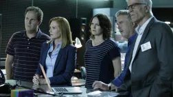 © 2015 CBS Broadcasting, Inc. All Rights Reserved LES EXPERTS LAS VEGAS - SAISON 16