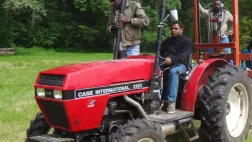 © Tantatuga / Bo Travail ! TROIS SAA ET PUIS LA FRANCE