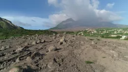 © Ecrans du monde DES VOLCANS ET DES ILES