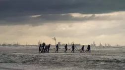 SCIENCE GRAND FORMAT - QUAND LA MER MENACE LES VILLES ©Tangerine Productions Zandmotor Rotterdam