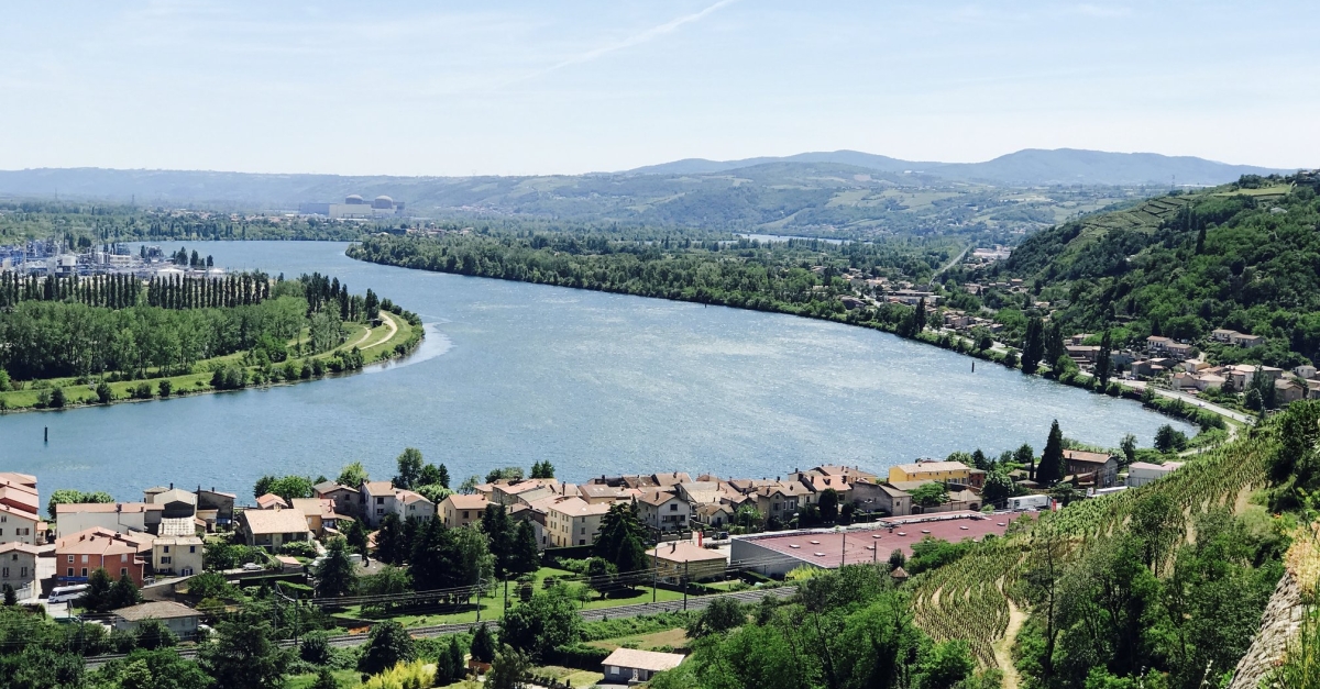Fleuve Venant Des Alpes 2 Lettres Chroniques d'en haut | FranceTvPro.fr