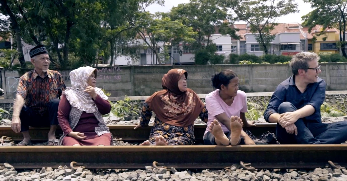 Des Trains Pas Comme Les Autres Inde Des trains pas comme les autres : Indonésie | FranceTvPro.fr