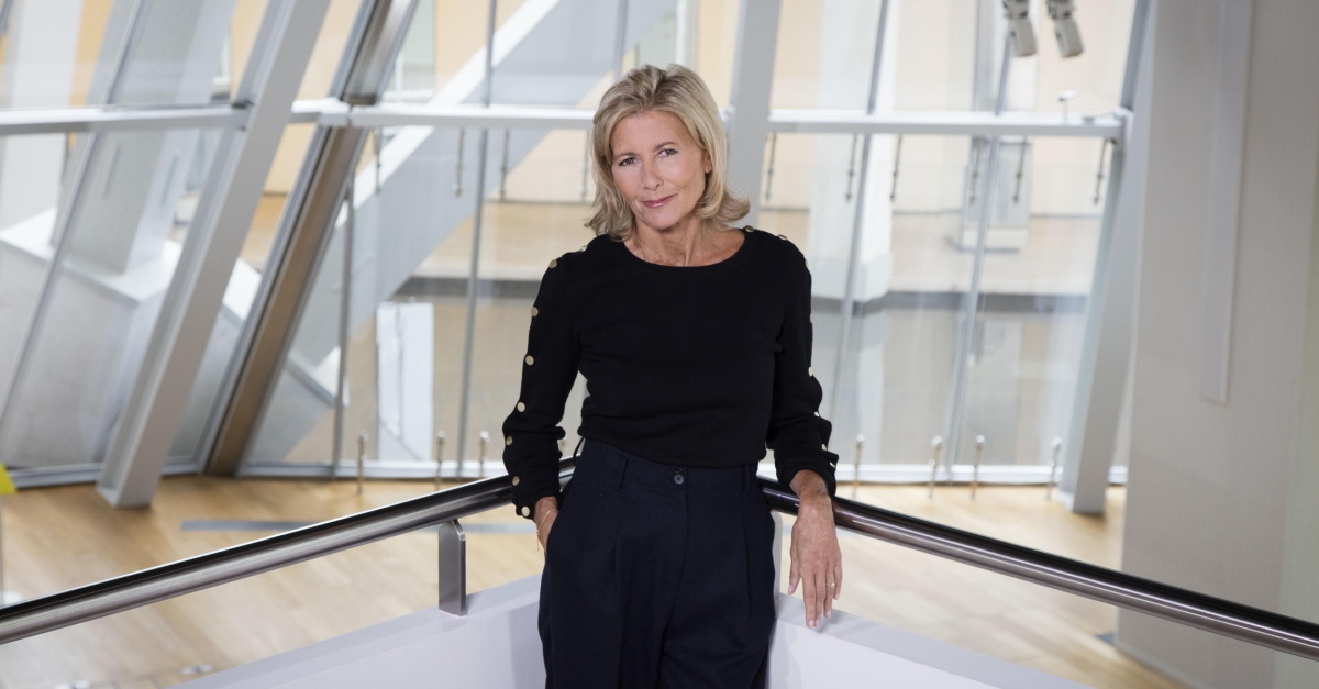 PASSAGE DES ARTS- CLAIRE CHAZAL UN AMOUR QUI NE FINIT PAS | FranceTvPro.fr