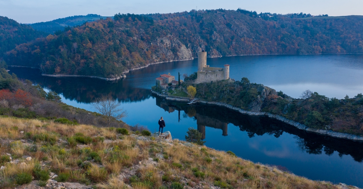 Chroniques D En Haut Les Gorges De La Loire Francetvpro Fr