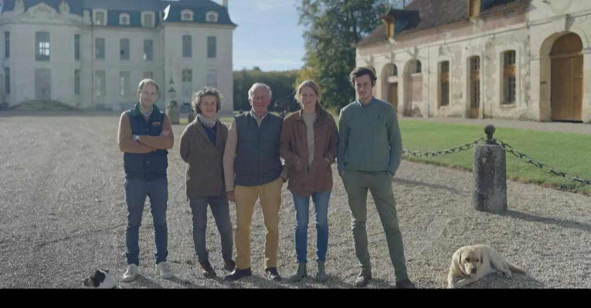La famille Guyot, une vie de châteaux | FranceTvPro.fr