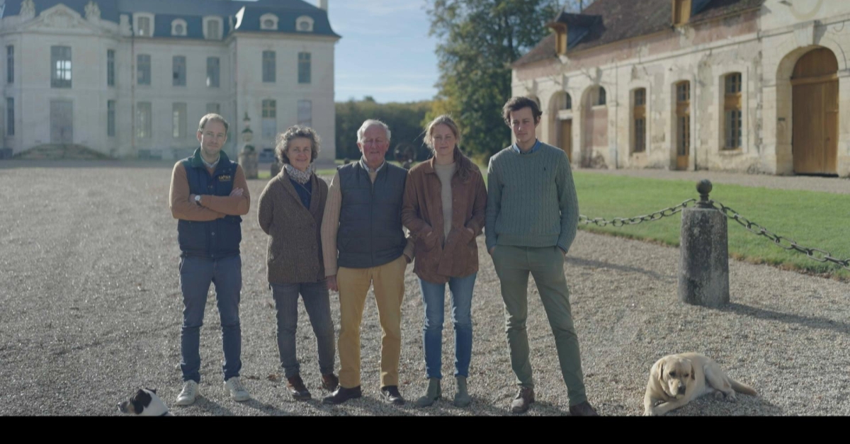 La famille Guyot, une vie de châteaux | FranceTvPro.fr