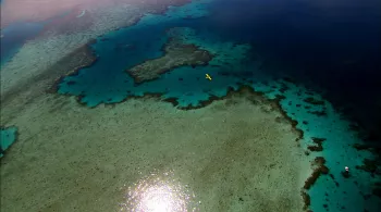 LAGON DE MAYOTTE, UNE AUTRE IDÉE DU VOYAGE