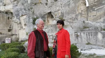 Carine Aigon avec l'un de ses invités