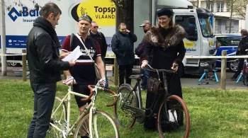 Emmanuel et les personnes d'Anjou Vélo Vintage
