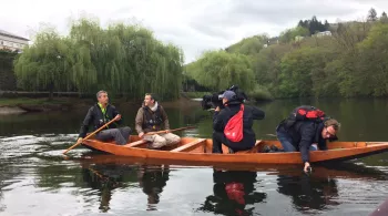 Eric Perrin et l'équipe de tournage 