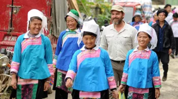 Rendez-vous en terre inconnue « Clovis Cornillac chez les Miao »