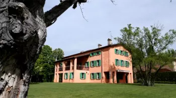 UNE MAISON, UN ARTISTE