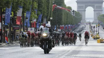 ARRIVEE DU TOUR DE FRANCE 2015