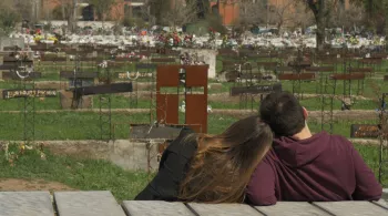 amoureux au cimetière