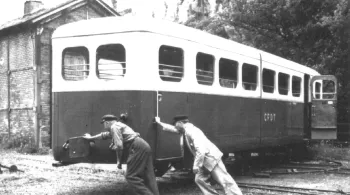wagon et cheminots